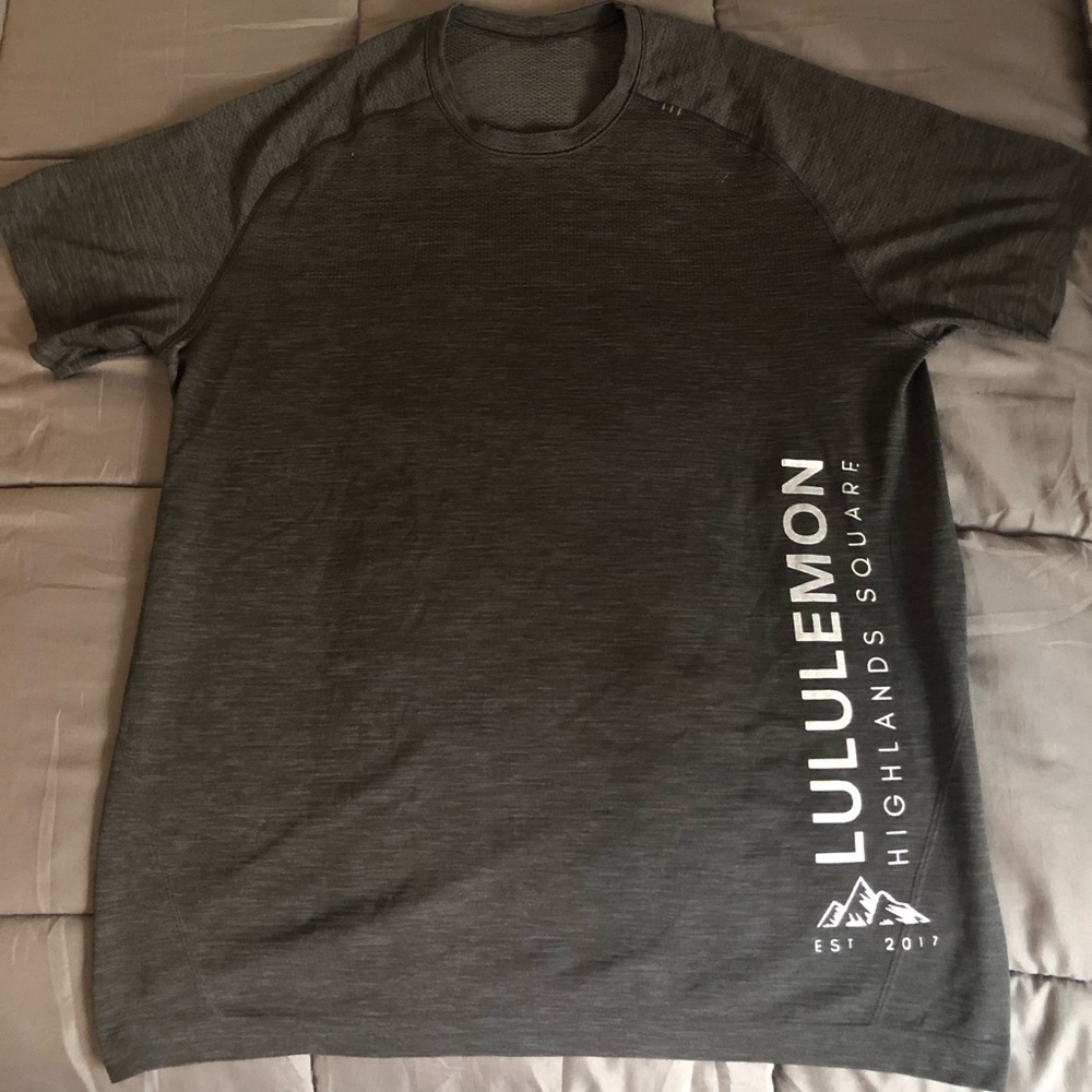Lululemon Men’s Metal Vent Tee (custom)